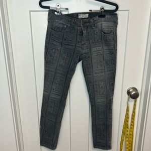 Free people grey Aztec design skinny jeans so 27